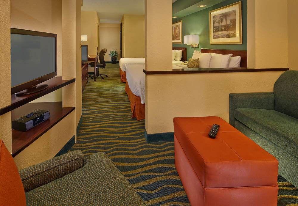 Fairfield Inn And Suites By Marriott Palm Beach Exteriör bild