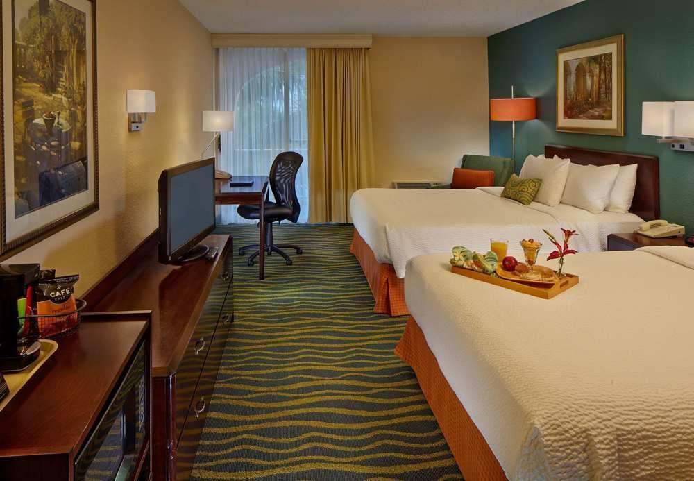 Fairfield Inn And Suites By Marriott Palm Beach Exteriör bild