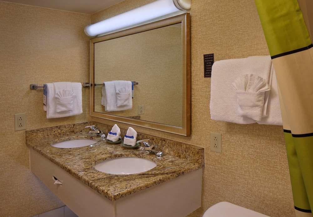 Fairfield Inn And Suites By Marriott Palm Beach Exteriör bild